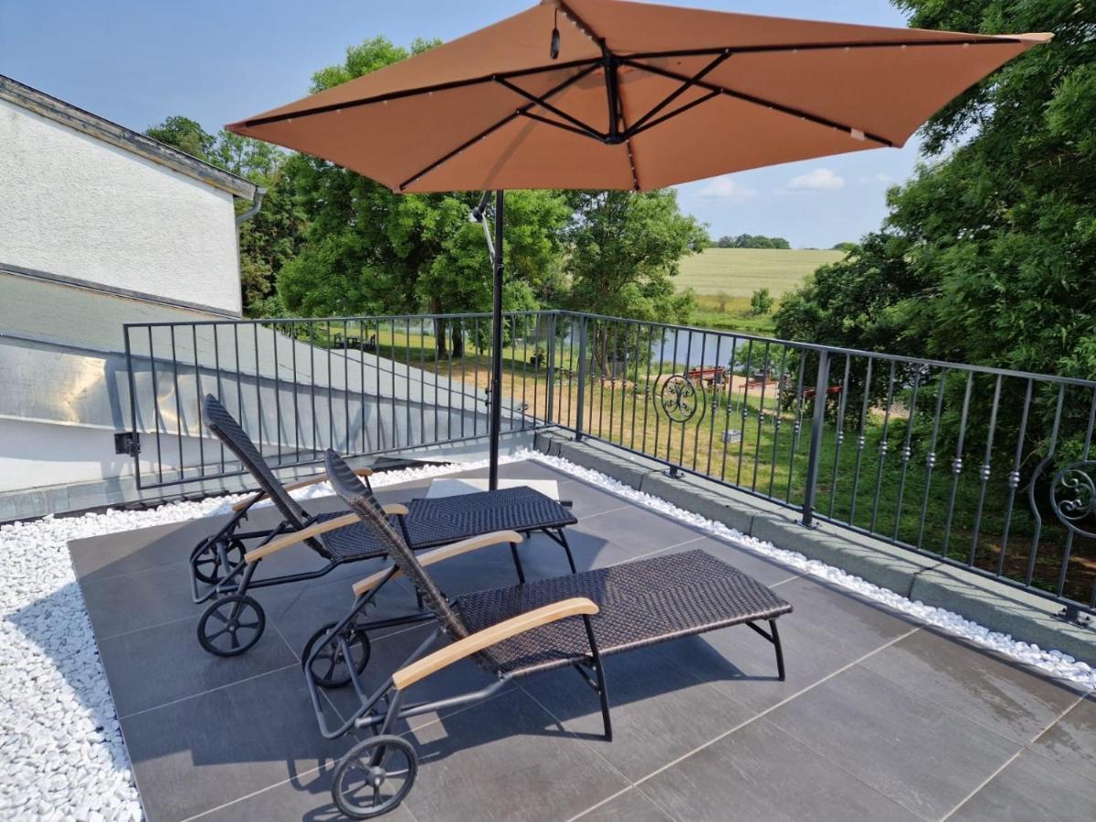 Ferienwohnung Mit Kamin Und Traumhafter Dachterrasse Mit Weitblick In Die Natur Neu Gaarz Kültér fotó