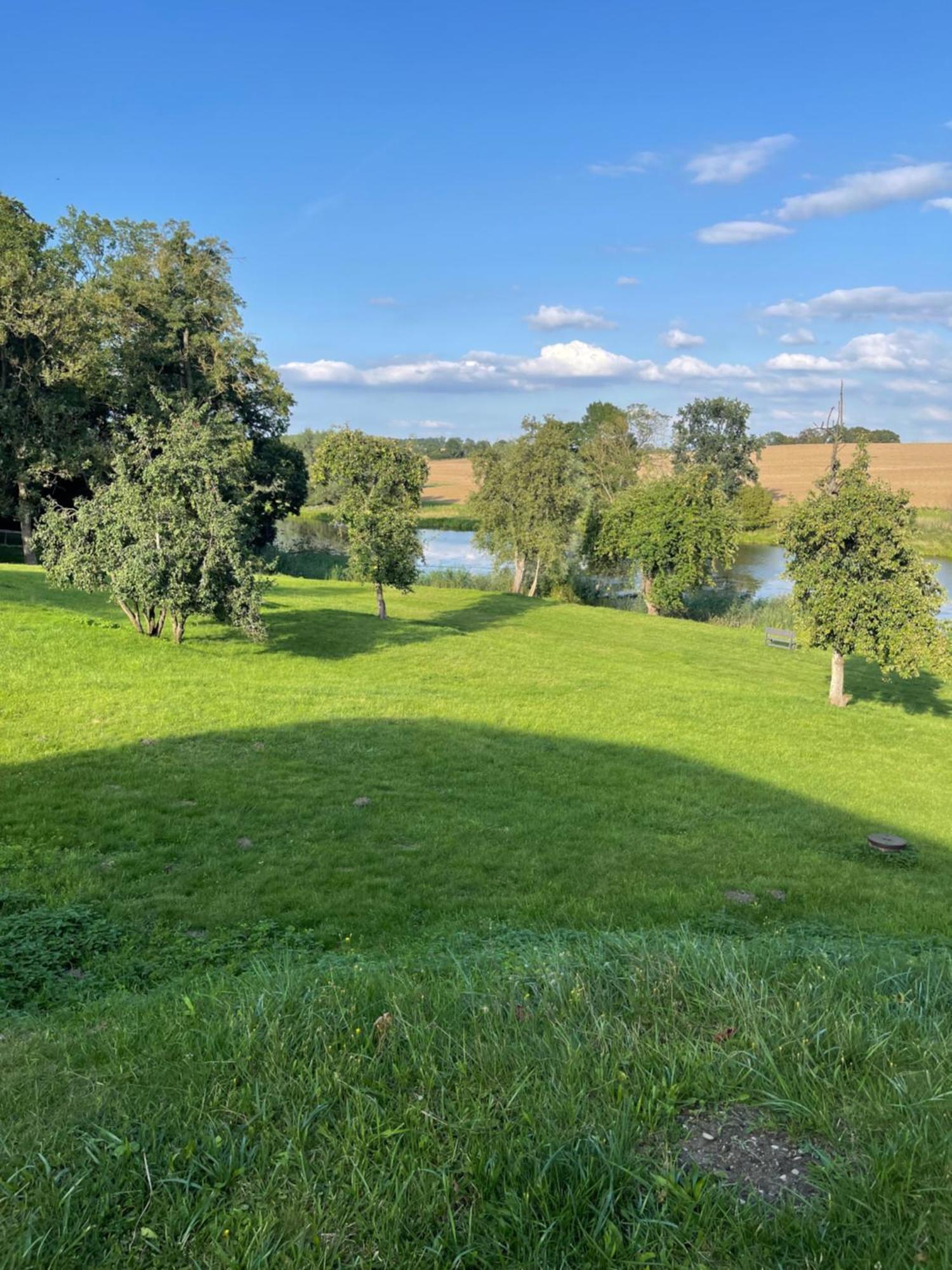 Ferienwohnung Mit Kamin Und Traumhafter Dachterrasse Mit Weitblick In Die Natur Neu Gaarz Kültér fotó